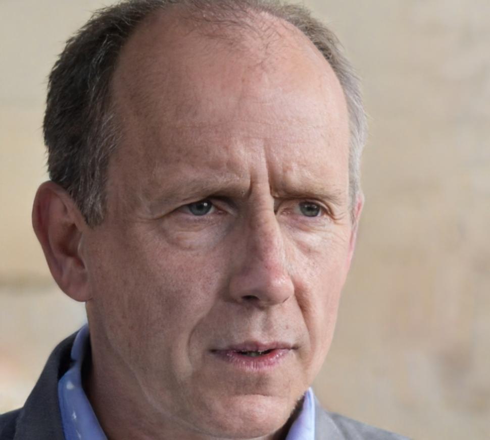 Mitglied unseres Teams bei der Arbeit an Finanzautomatisierungslösungen